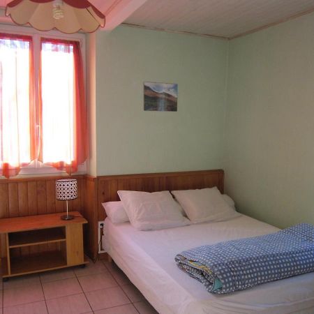 Appartement Rdc Maison De Village Savignac-les-Ormeaux Esterno foto