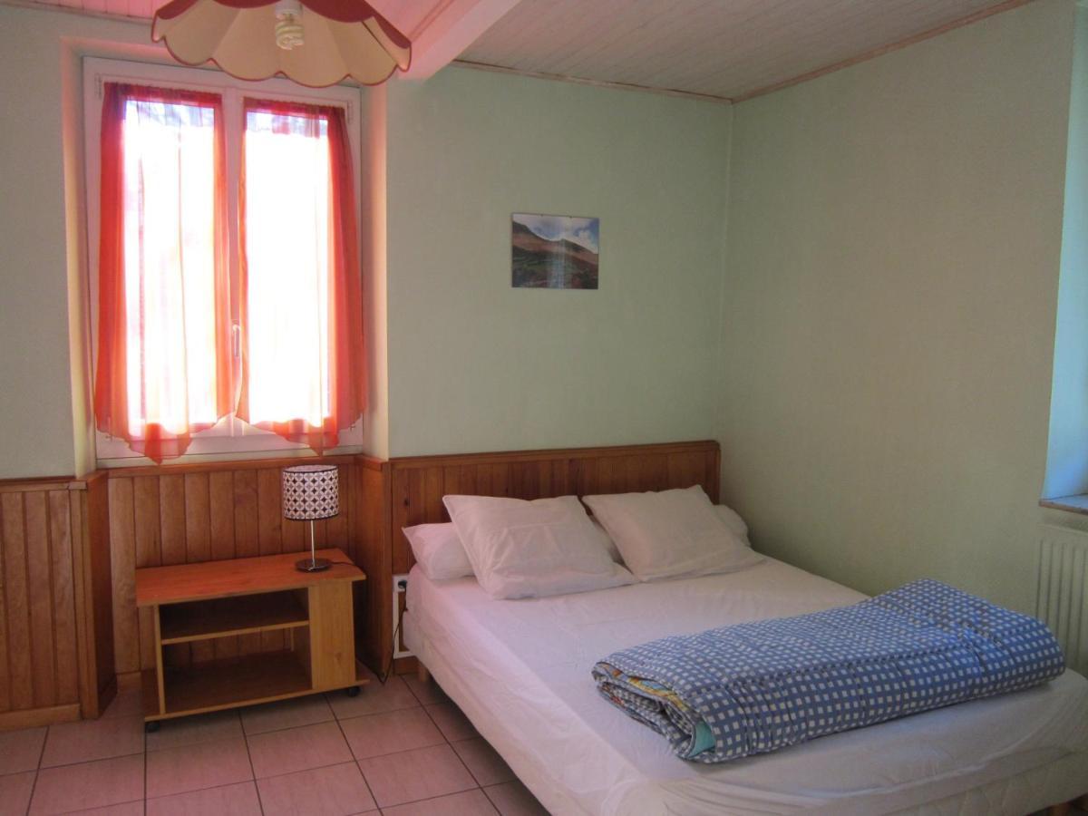 Appartement Rdc Maison De Village Savignac-les-Ormeaux Esterno foto