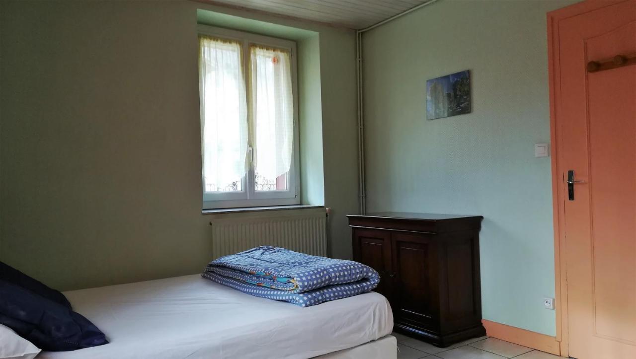 Appartement Rdc Maison De Village Savignac-les-Ormeaux Esterno foto